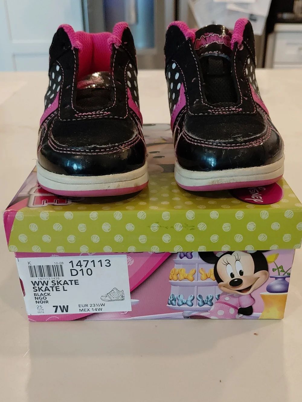 Disney Black and Pink Girls' Slip-On Sneakers with Minnie Accents..SIZE 7W
